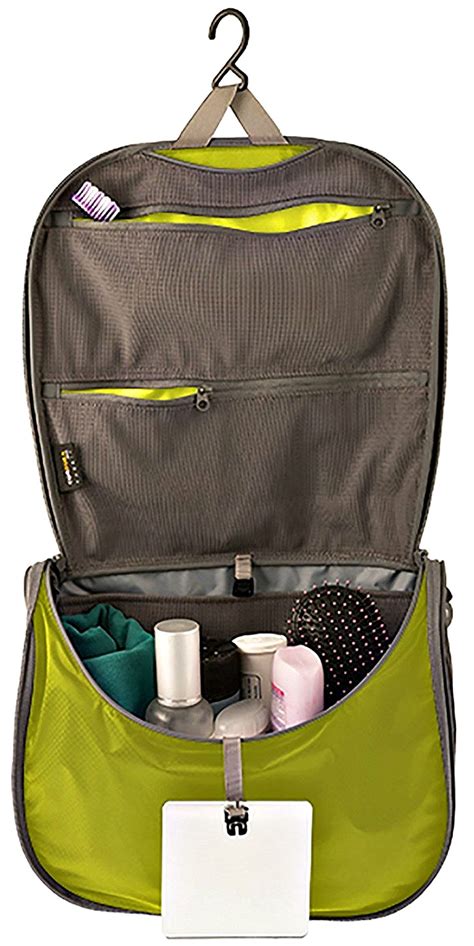 best lightweight hanging toiletry bag.